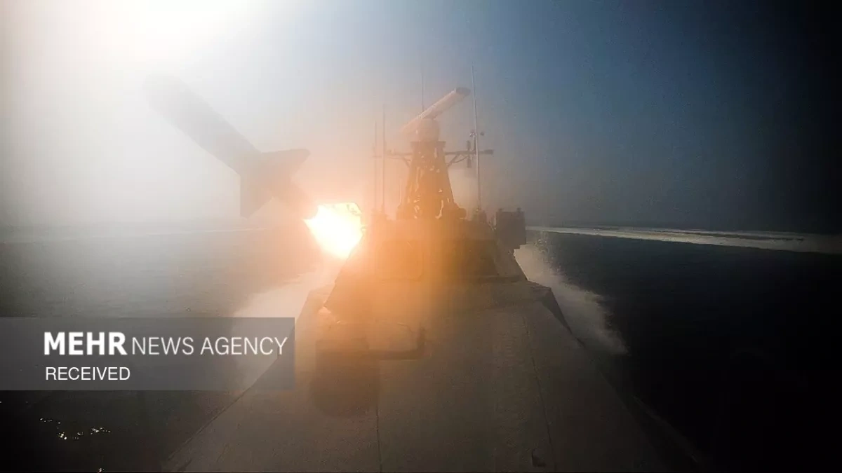 Iran tests new generation missile systems during Gulf exercises photo