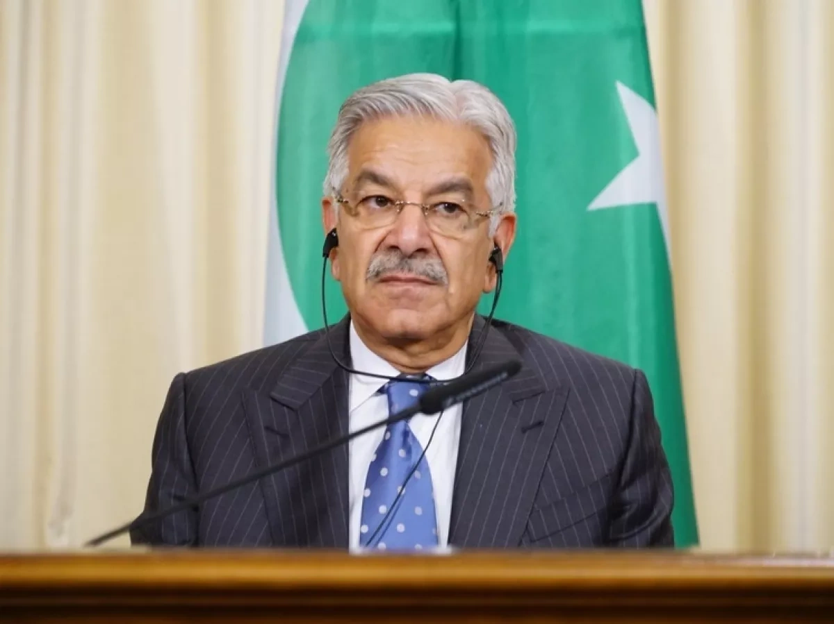Pakistan works to keep US-Iran dialogue on track, defence minister says