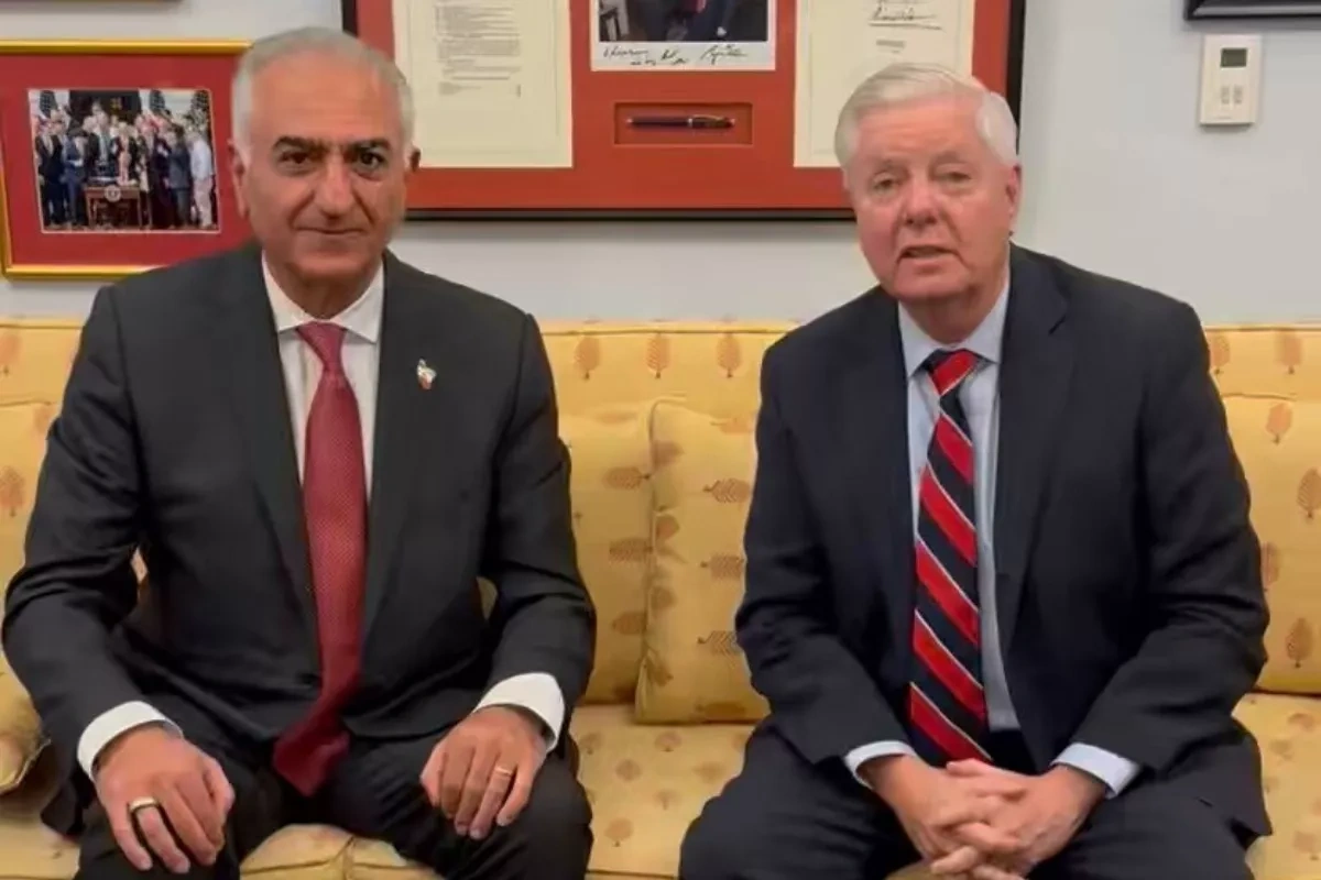 US senator meets Iran's exiled crown prince, voices support for protesters Video