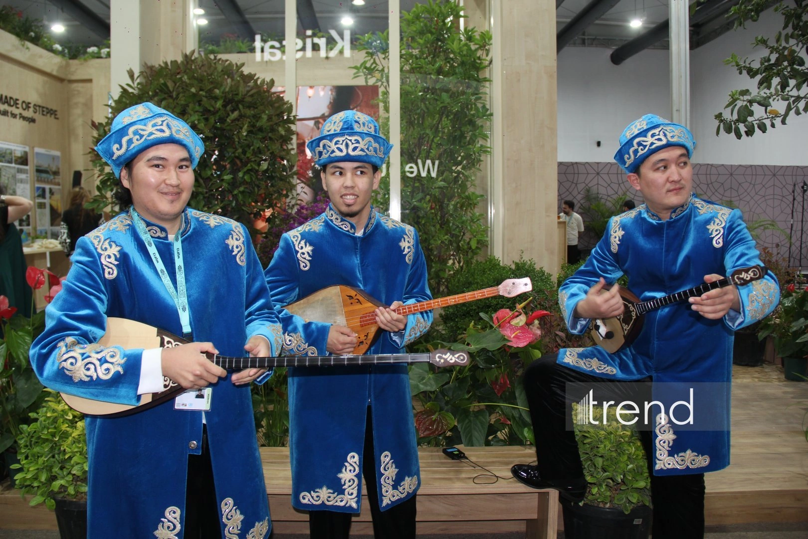 Top WUF13 participants showcase national costumes in Baku, turning Forum into global cultural pavilion (PHOTO)