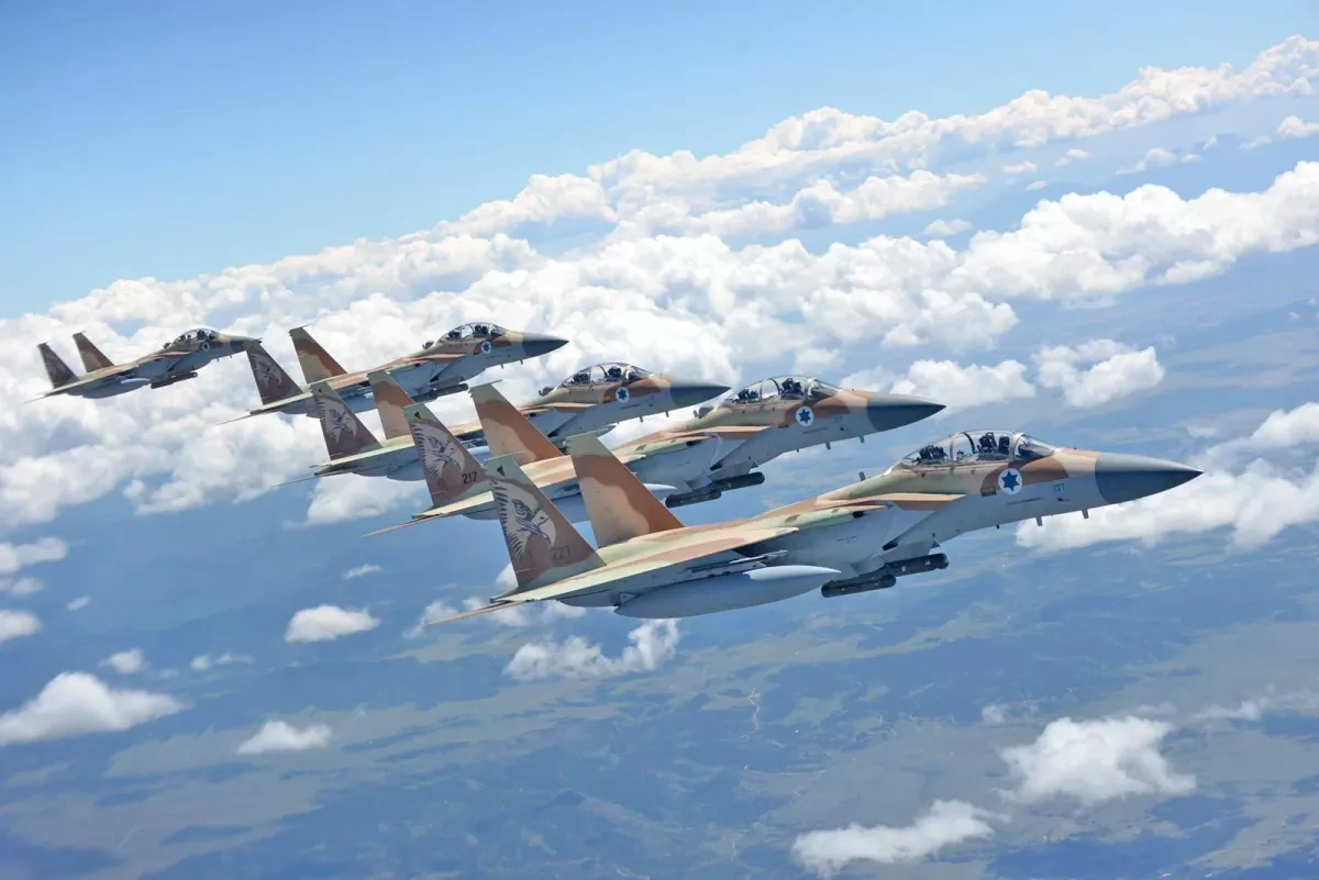 Israeli army launches sweeping attacks on Iranian facilities
