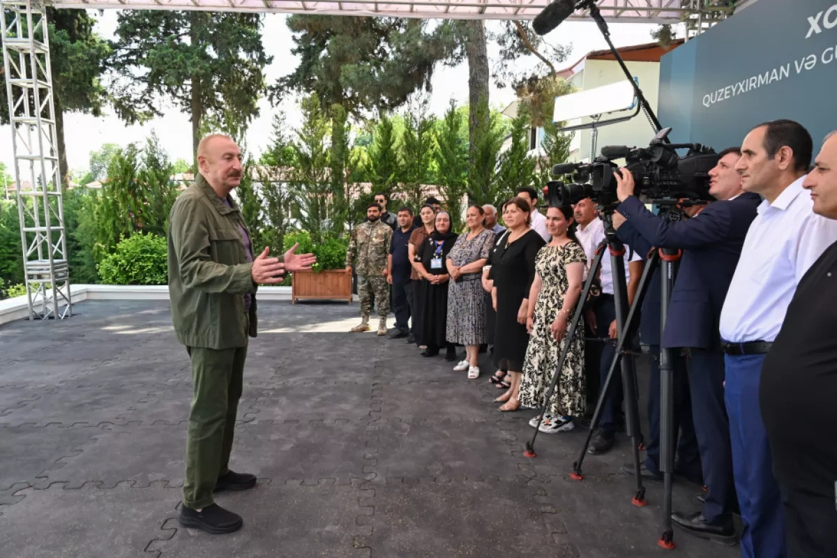 Azerbaijan's president meets residents of Khojavand’s restored Guzeykhirman village PHOTO