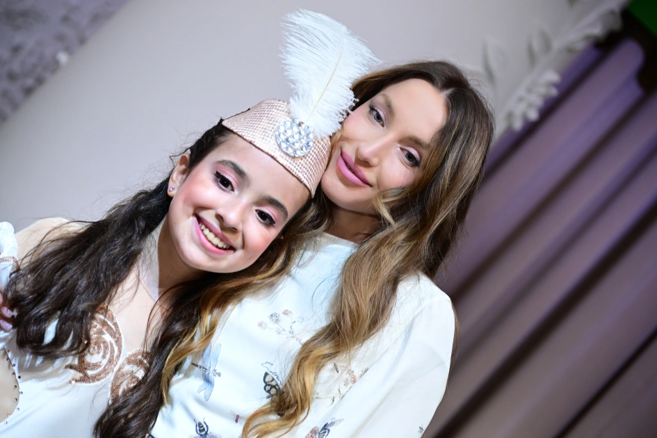Leyla Aliyeva and Alena Aliyeva attend concert marking Independence Day at SANAT Children's Music and Art Center (PHOTO)