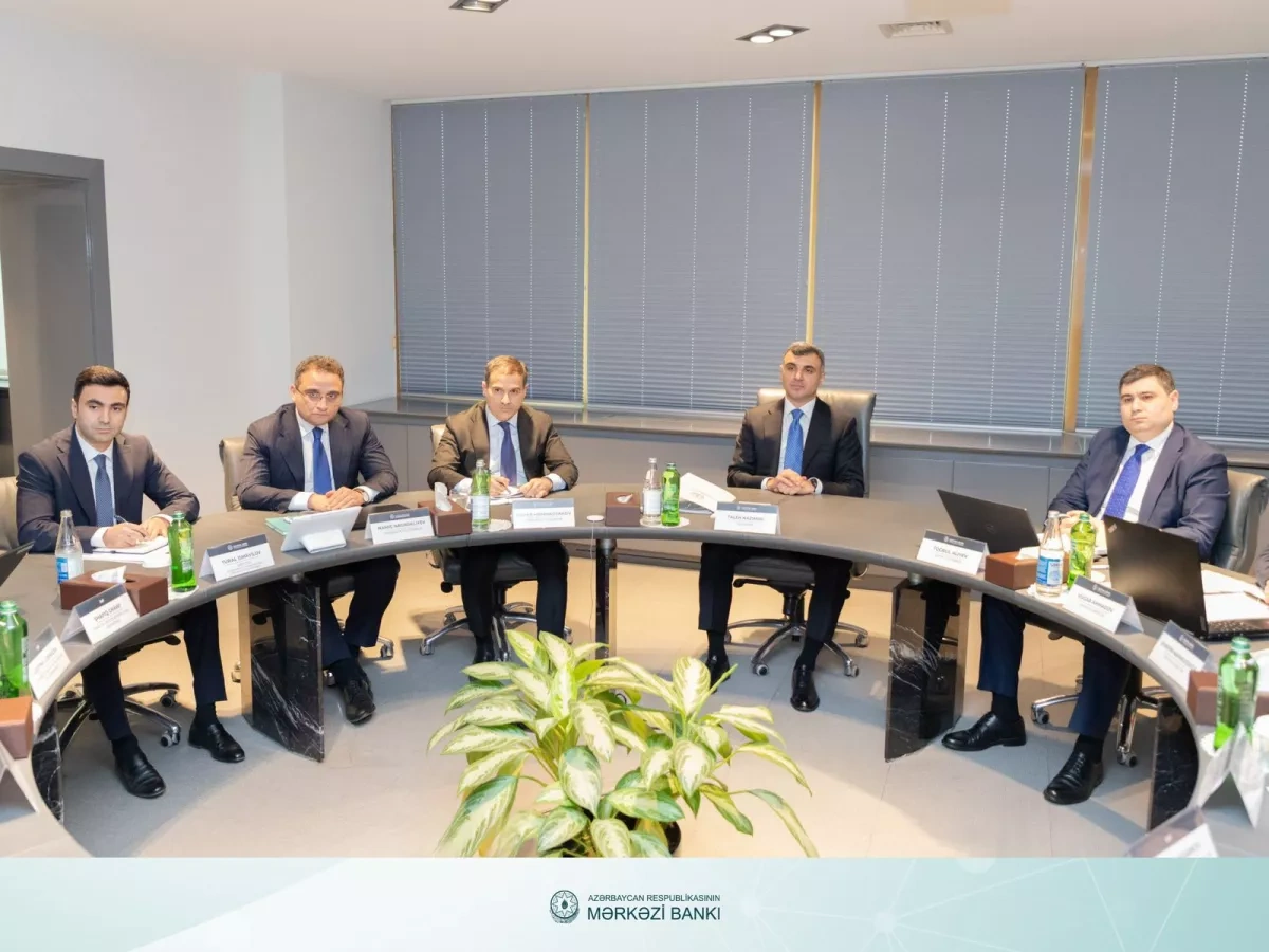 Central Bank of Azerbaijan reviews economic conditions with IMF delegation photo