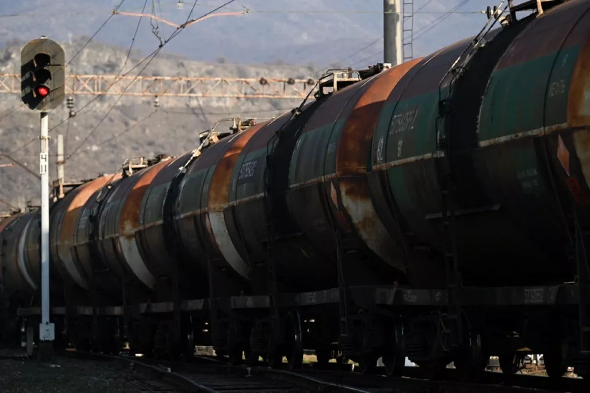 Azerbaijan delivers fuel to Armenia in first cross-border rail shipment PHOTO / VIDEO