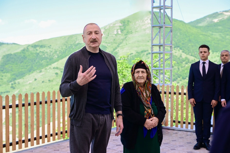 President Ilham Aliyev inspects reconstruction progress in Boyuk Galaderesi village of Shusha district, meets with residents (PHOTO)