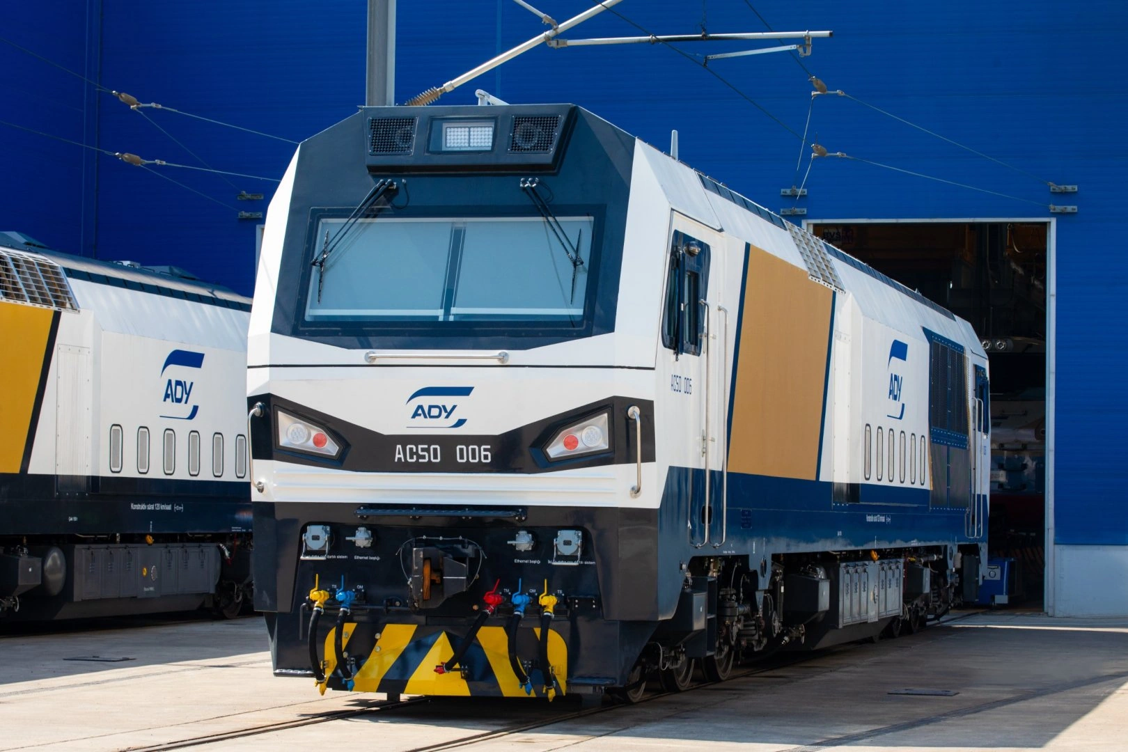 New locomotives brought to Baku from China: Azerbaijan prepares for transit freight flow rise – REPORT (PHOTO/VIDEO)