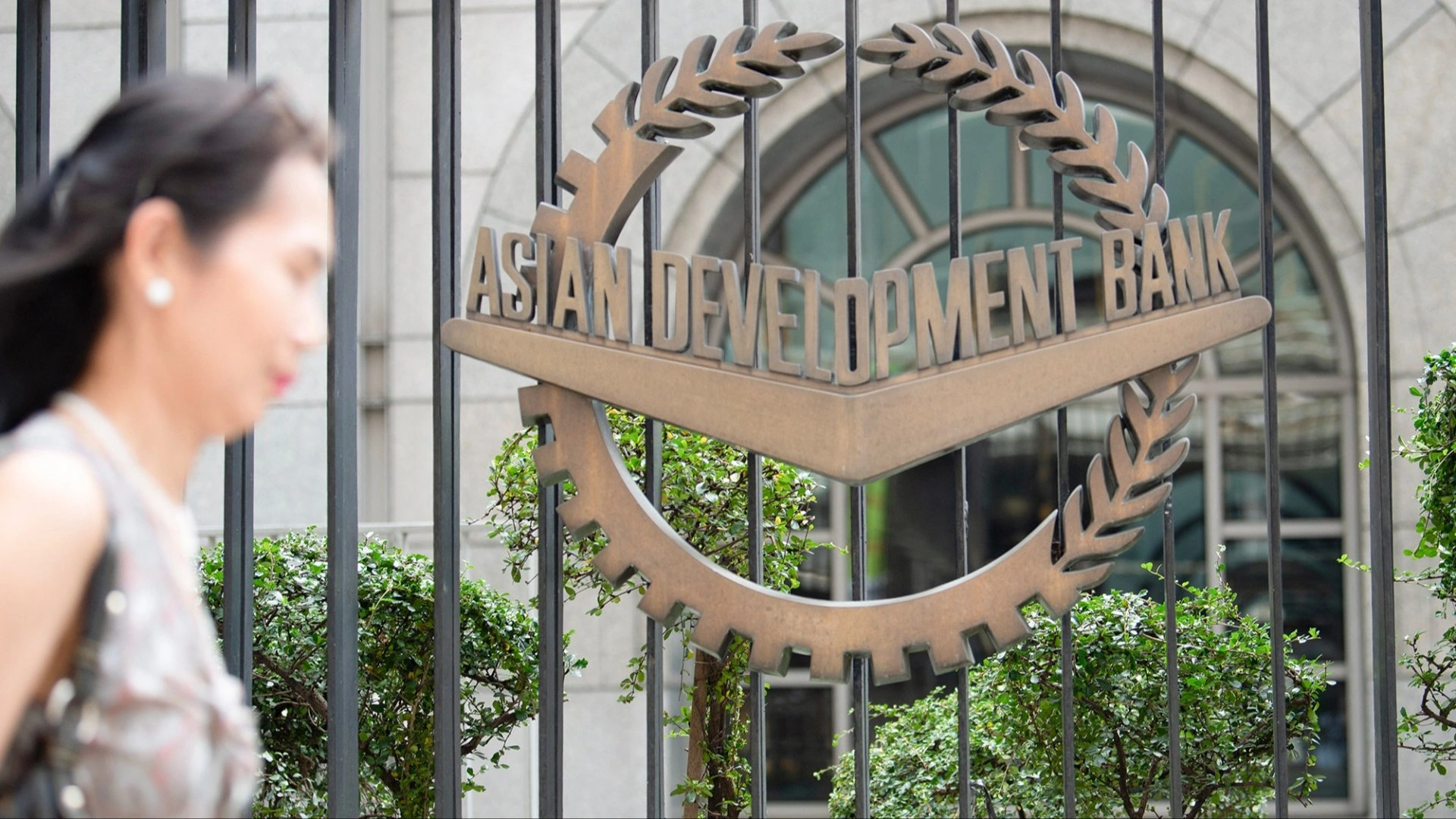 Uzbekistan’s transport reforms highlighted at ADB women in transport forum in Manila