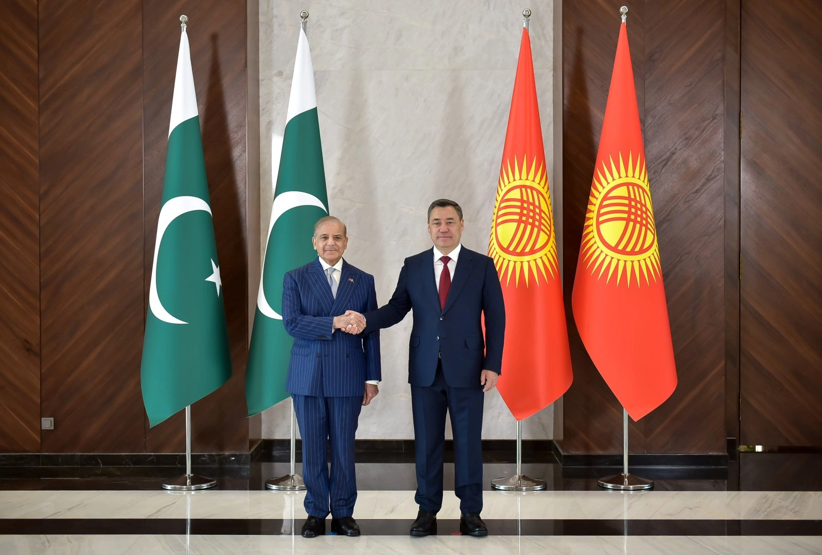 Kyrgyzstan, Pakistan discuss key areas of bilateral cooperation