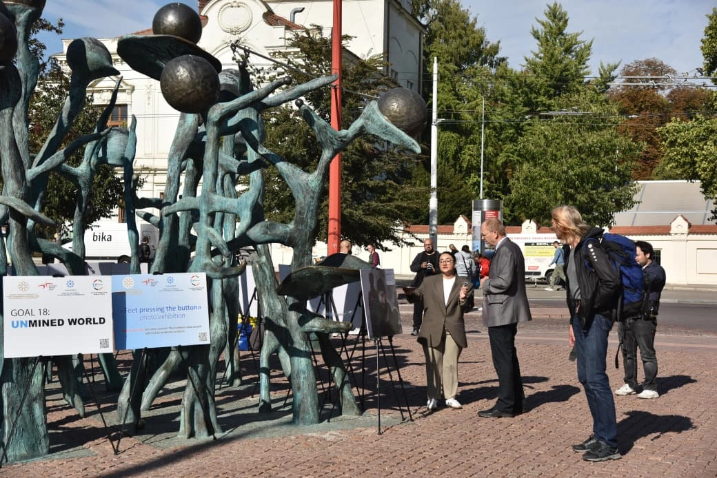 Azerbaijan NGO opens landmine exhibition in Czech Republic (PHOTO)