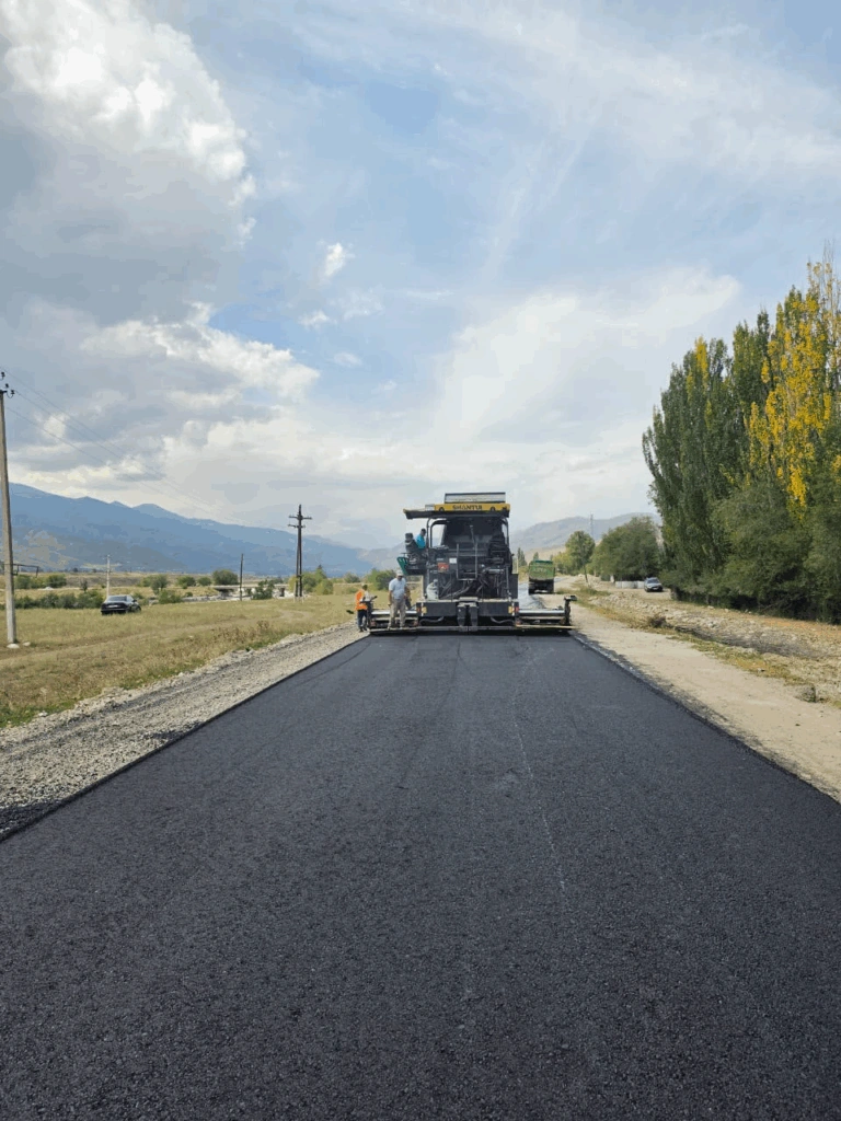 Kyrgyzstan carries out paving works on five-kilometer road section