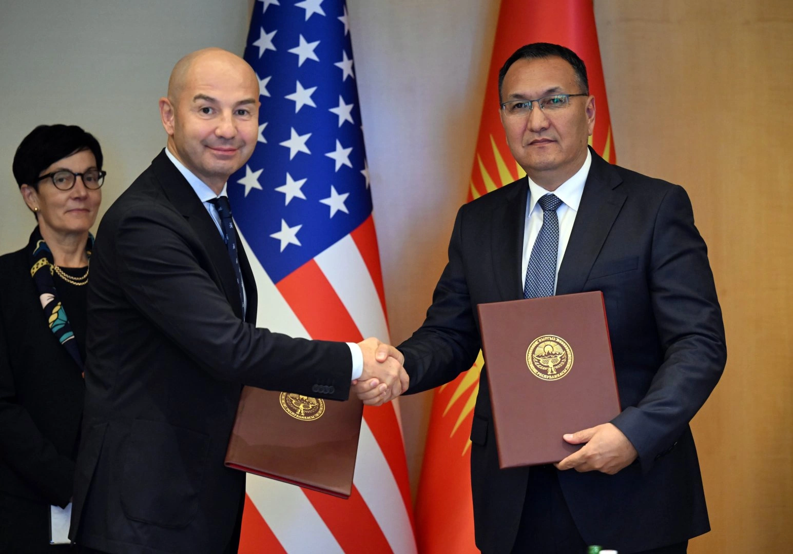 Kyrgyzstan signs three financial cooperation memorandums with Citibank