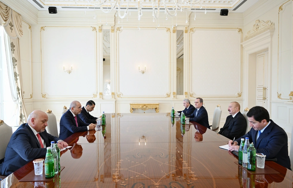 President Ilham Aliyev receives Deputy Prime Minister of Jordan (PHOTO)