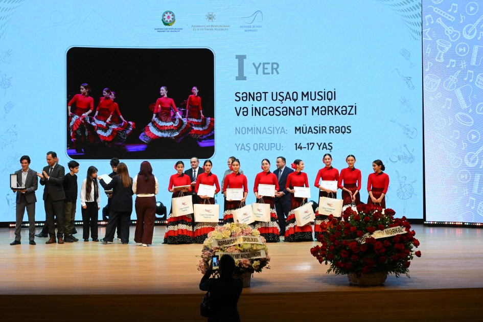Heydar Aliyev Foundation VP Leyla Aliyeva and Alena Aliyeva attend awarding ceremony of Children’s Art Contest (PHOTO)