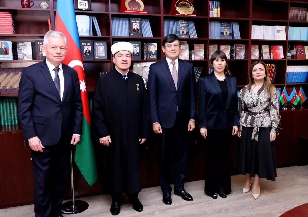 Azerbaijan highlights global diaspora network during meeting with Polish mufti Photo