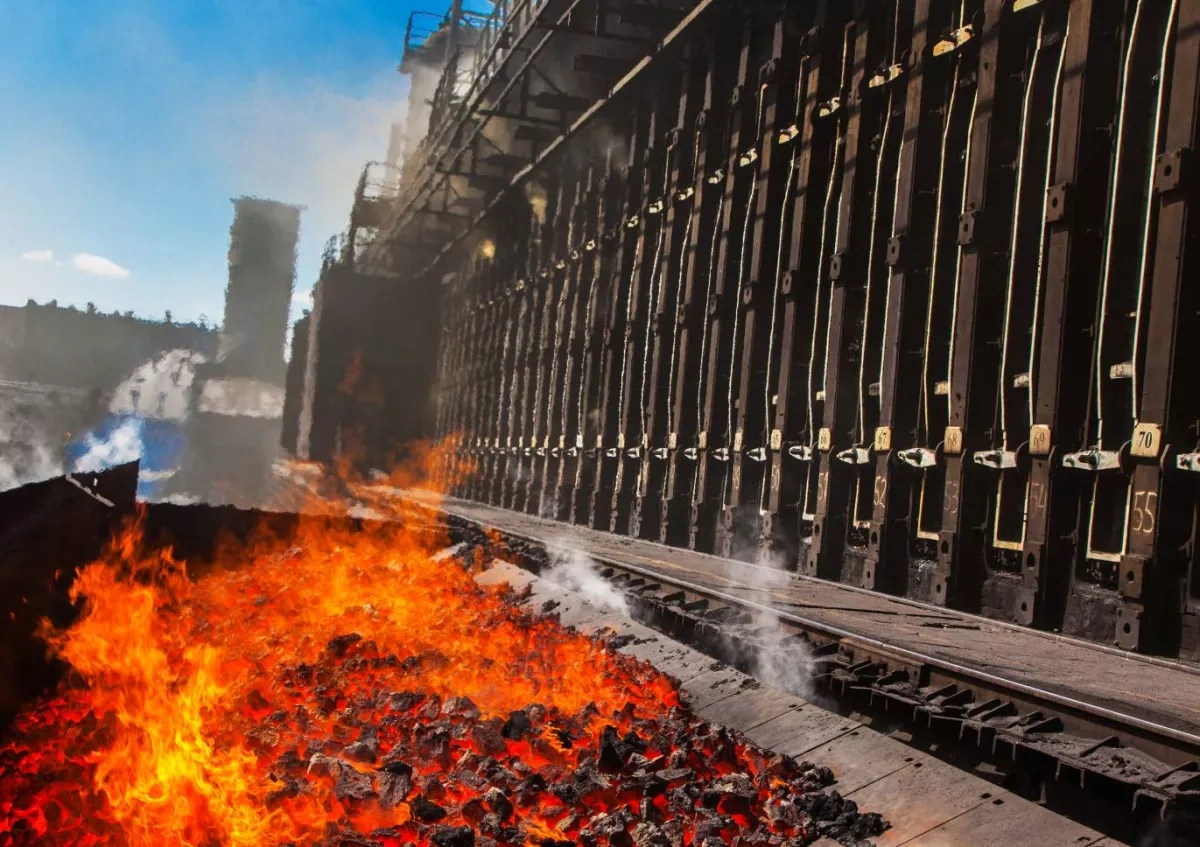 Industrial fire erupts at Dniprovskyi Coke Plant, Ukraine VIDEO