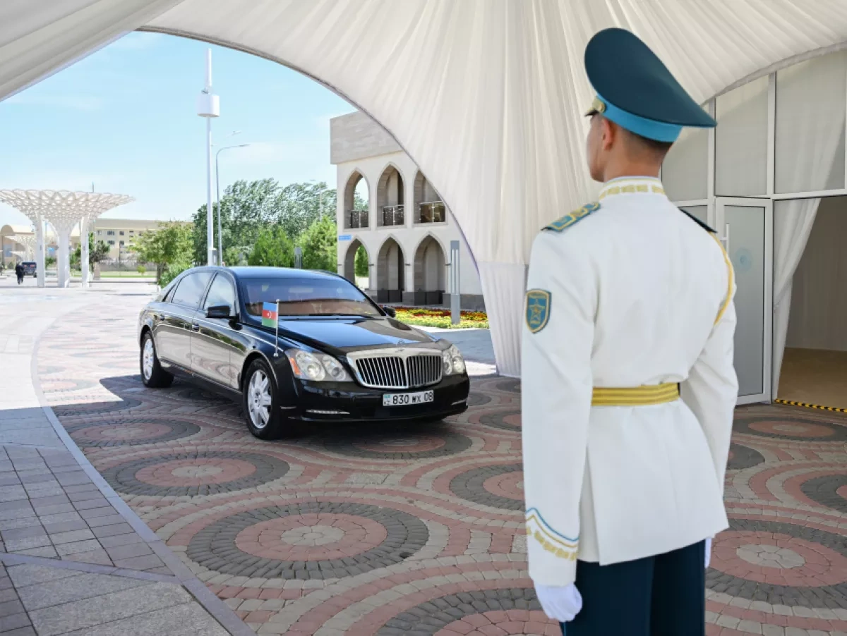 Azerbaijani president tours “Azret Sultan” museum-reserve in Turkistan PHOTO