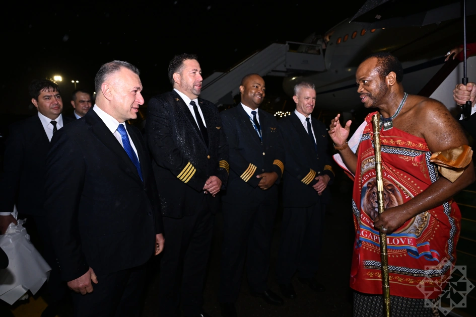 King of Eswatini arrives in Azerbaijan (PHOTO)
