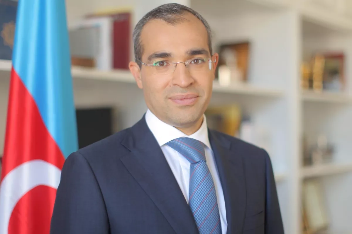 Azerbaijani economy minister marks memory of National Leader Heydar Aliyev VIDEO