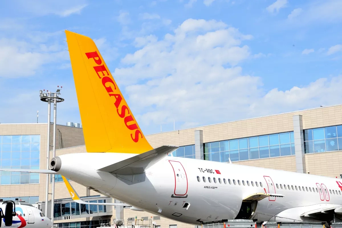 Pegasus flight halted as passenger device sparks mid-taxi incident