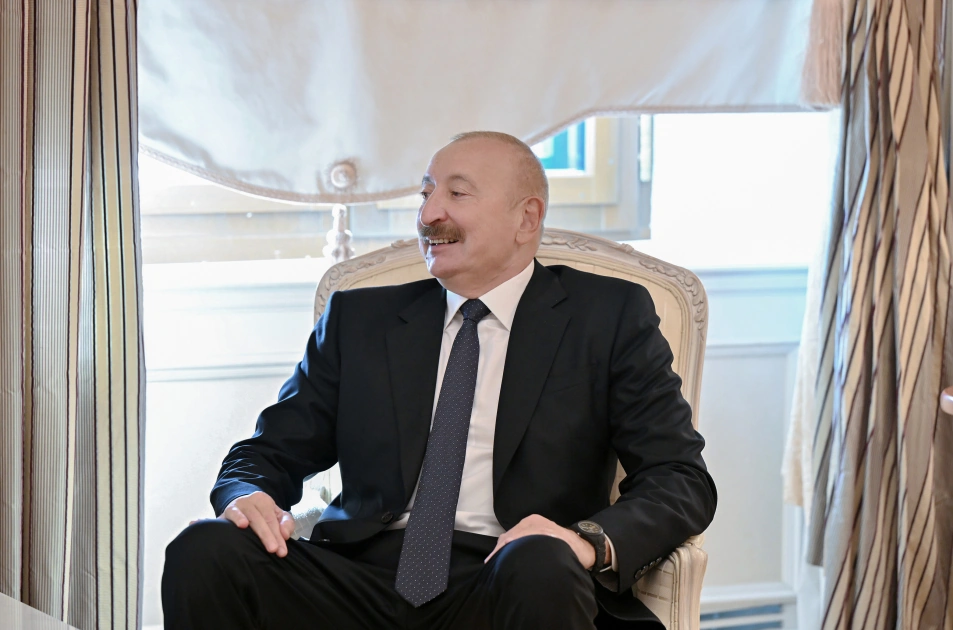 President Ilham Aliyev receives Secretary-General of Muslim Council of Elders (PHOTO)