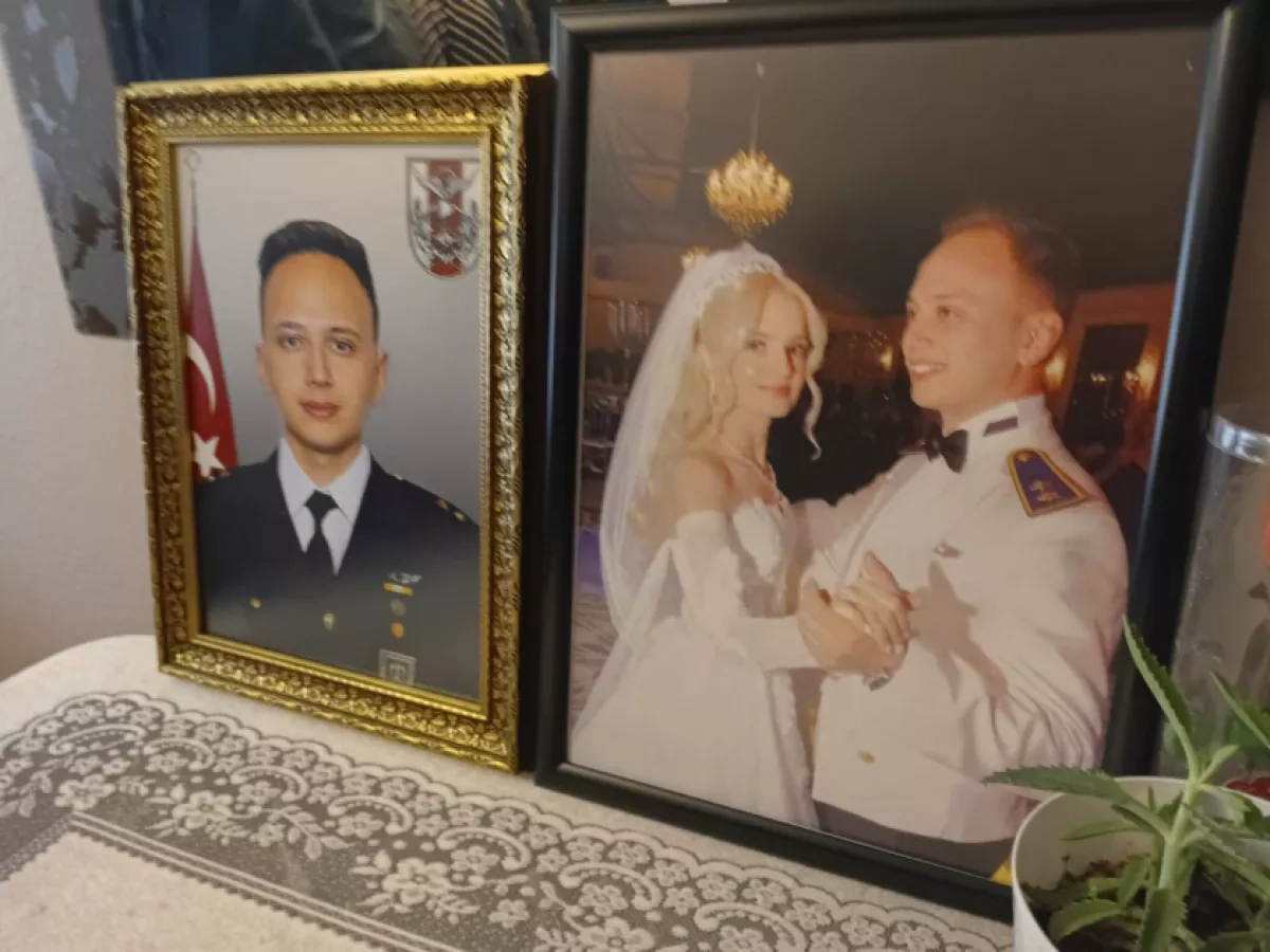 Azerbaijani envoy pays tribute to Turkish officer killed in plane crash Photo