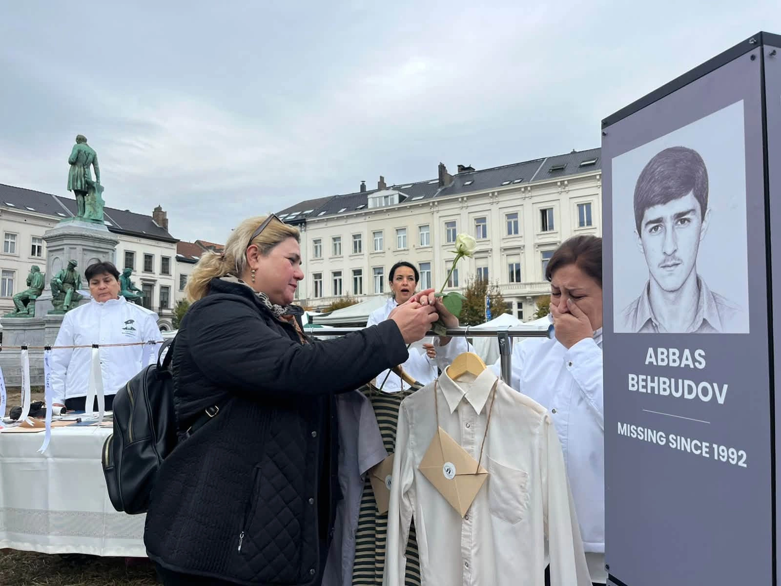 Azerbaijani families of missing persons stage protest outside European Parliament (PHOTO)