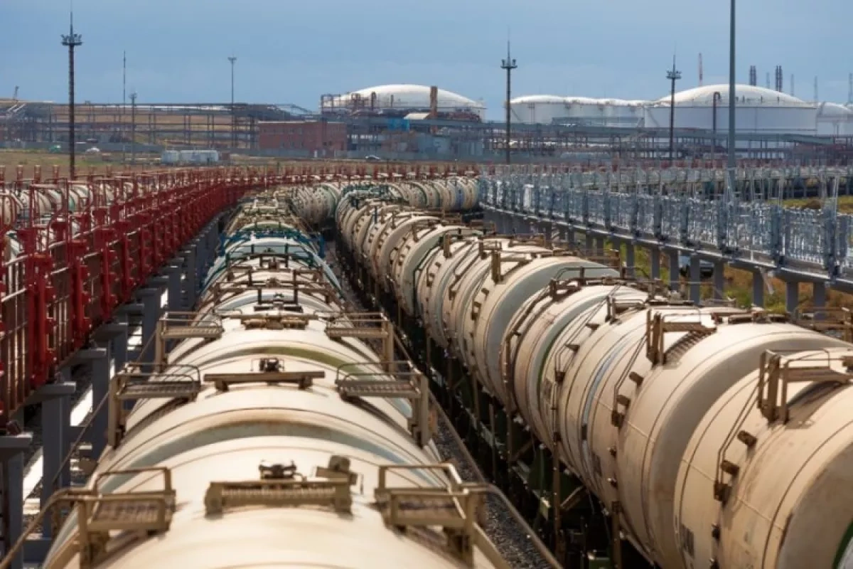 Ukraine confirms overnight strikes on Russian oil terminal, military targets