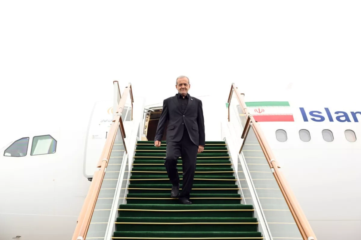 Media: Pezeshkian’s plane makes emergency stop as tensions escalate in Iran
