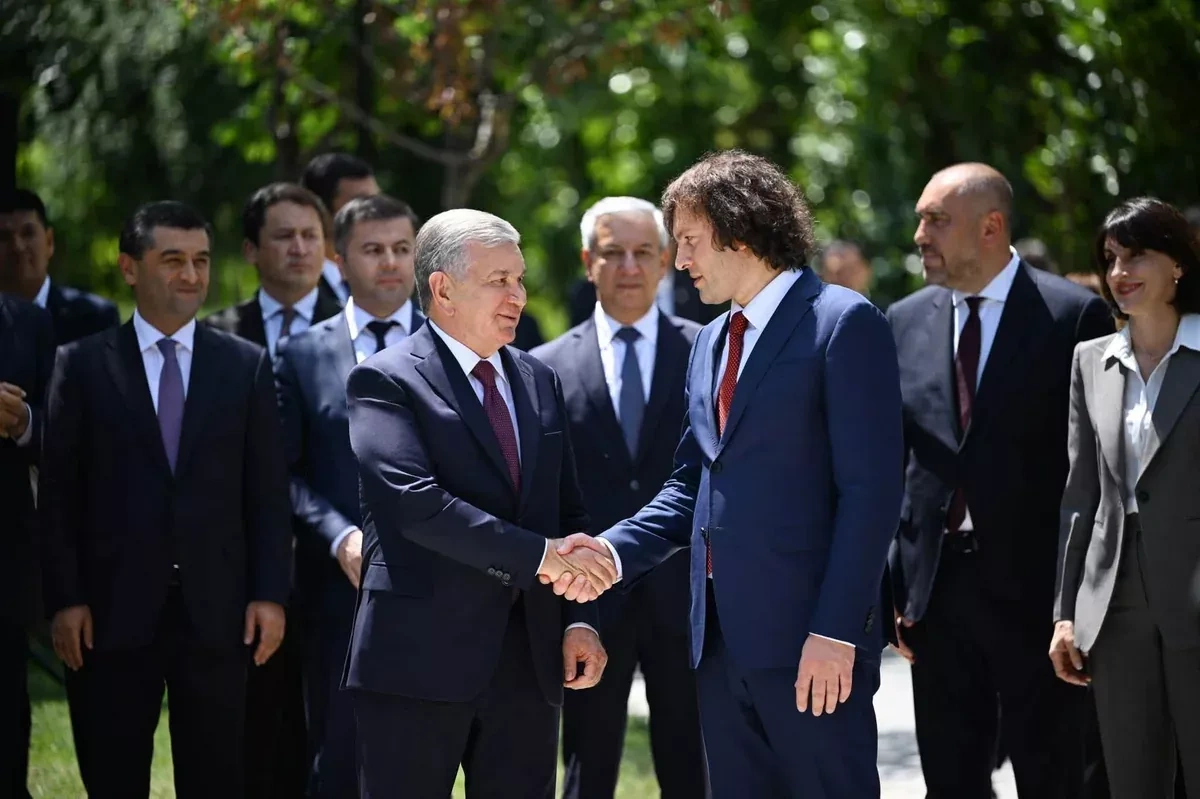 Uzbek president, Georgian PM attend unveiling of Alisher Navoi monument PHOTO