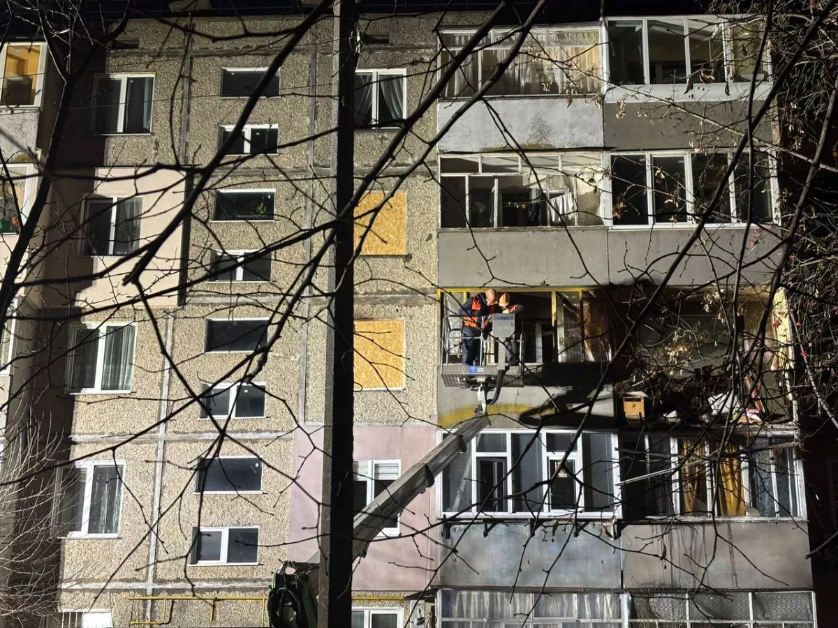 Ten injured, one dead as Russian strikes hit residential building in Ukraine’s Chernihiv PHOTO
