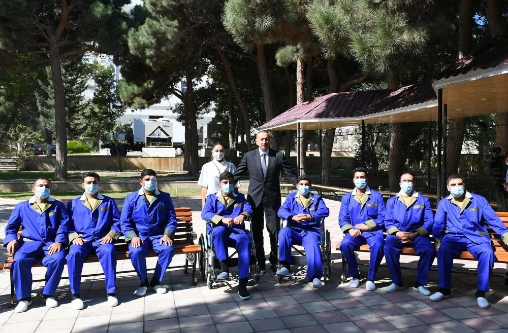Chronicles of Victory (September 30, 2020): President Ilham Aliyev, First Vice President Mehriban Aliyeva meet with wounded servicemen undergoing treatment at Central Military Clinical Hospital of Defense Ministry (PHOTO/VIDEO)