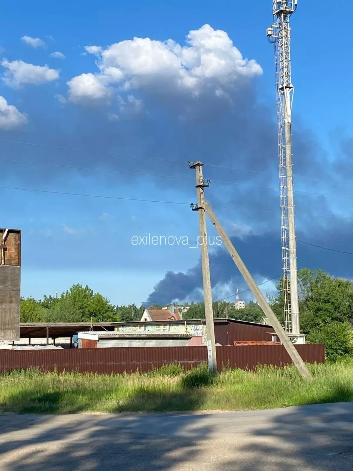 Drone attack sparks fire at industrial facility in Russia’s Volgograd PHOTO