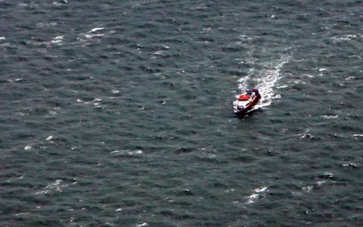 One dead as Indonesian ferry carrying 243 loses contact in Java Sea