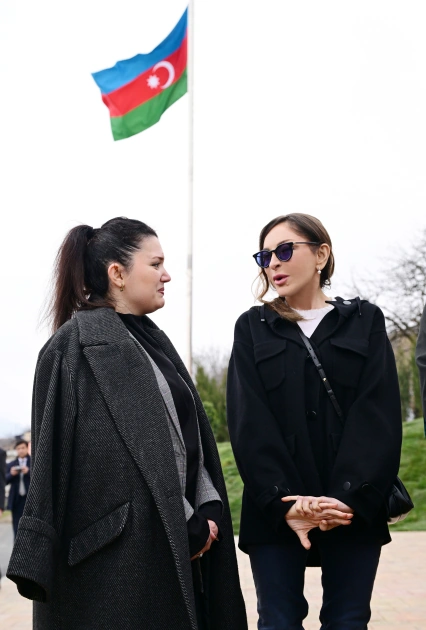 President Ilham Aliyev, First Lady Mehriban Aliyeva inspect restoration of individual houses and infrastructure in Khanoba village of Khojavend (PHOTO)