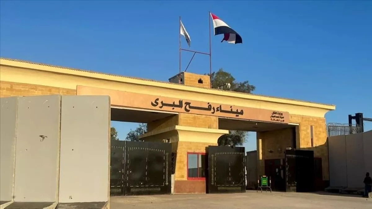 Rafah border crossing reopens in test mode