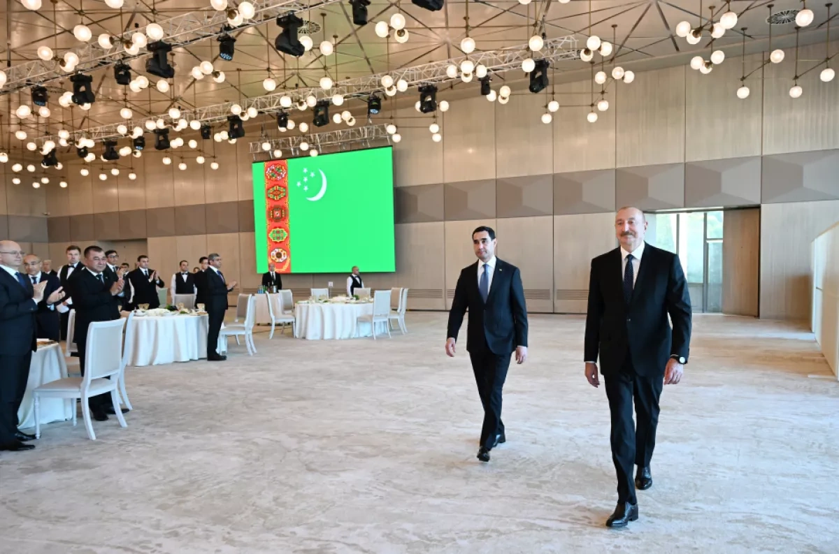 Baku holds official banquet for Turkmen leader PHOTO
