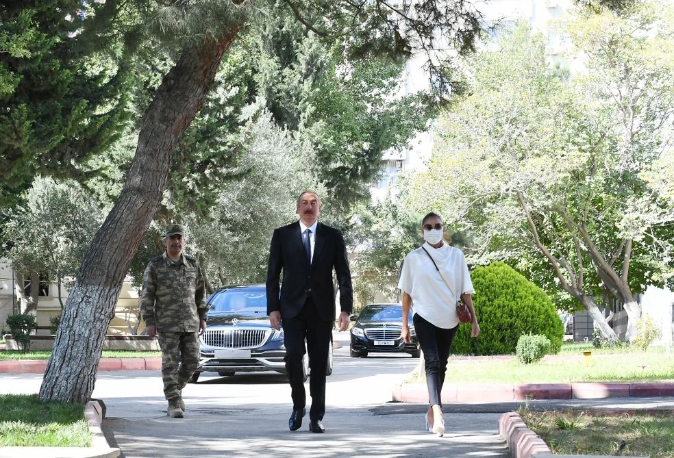 Chronicles of Victory (September 30, 2020): President Ilham Aliyev, First Vice President Mehriban Aliyeva meet with wounded servicemen undergoing treatment at Central Military Clinical Hospital of Defense Ministry (PHOTO/VIDEO)