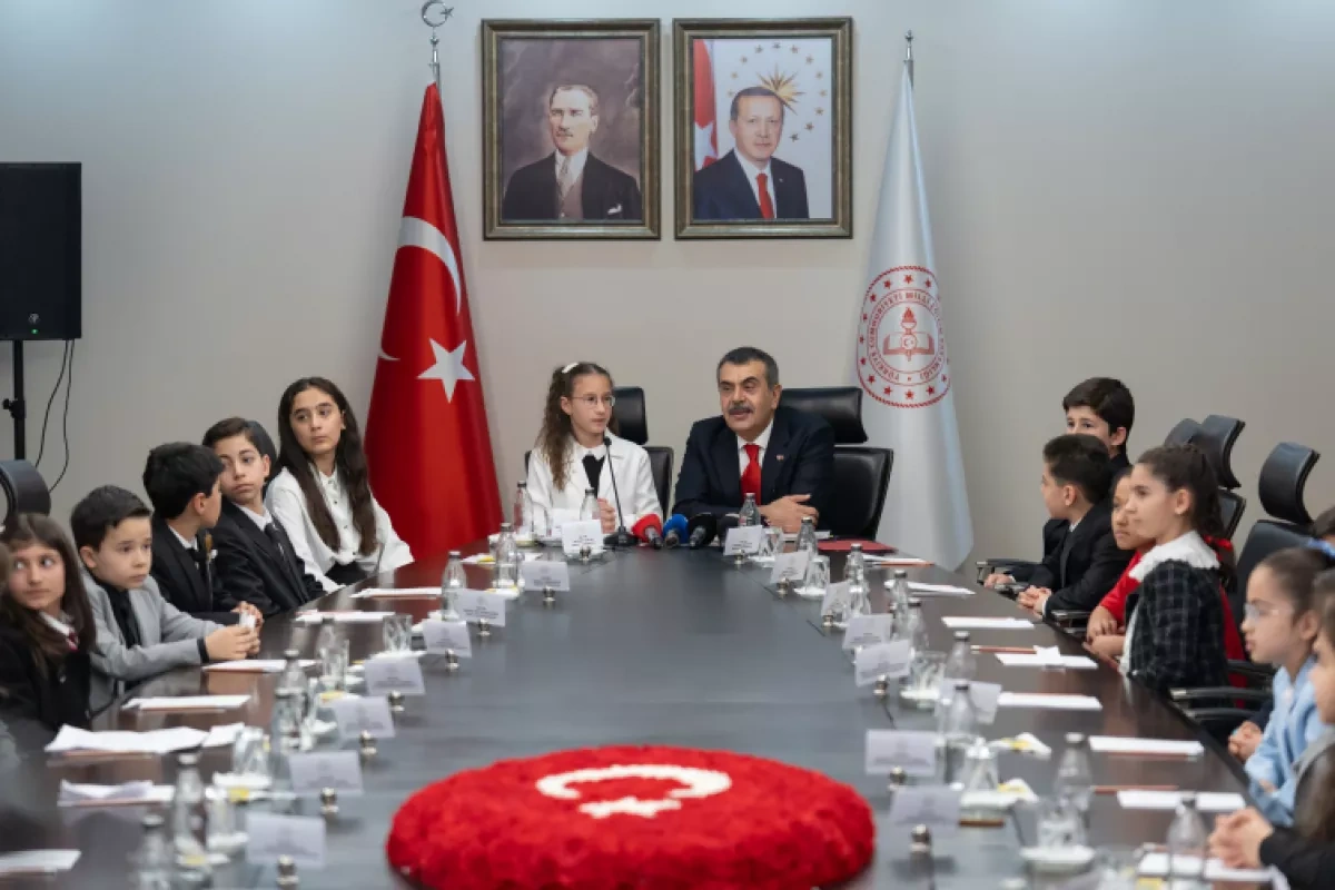 Türkiye marks Children’s Day with symbolic transfer of ministerial duties to student PHOTO
