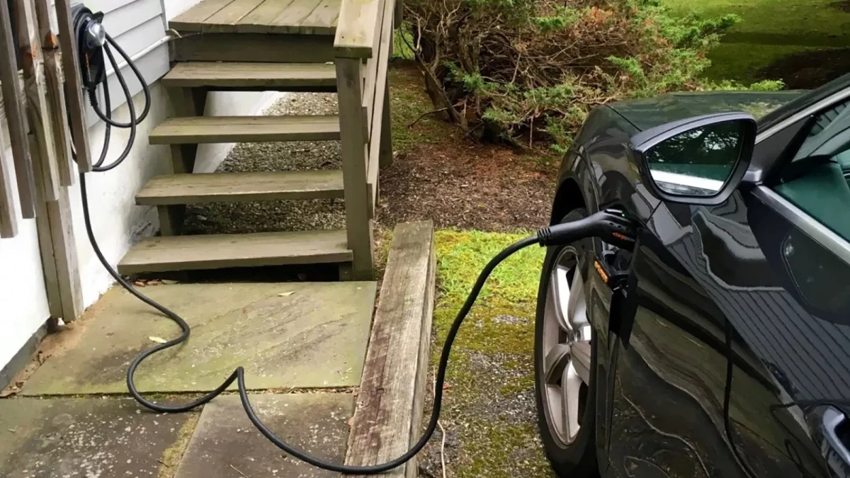 Russia sees electric car sales surge as drivers turn to home charging