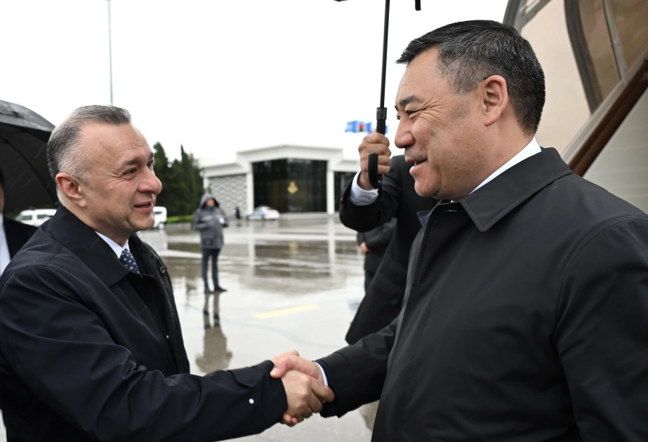 President of Kyrgyzstan arrives in Azerbaijan on visit