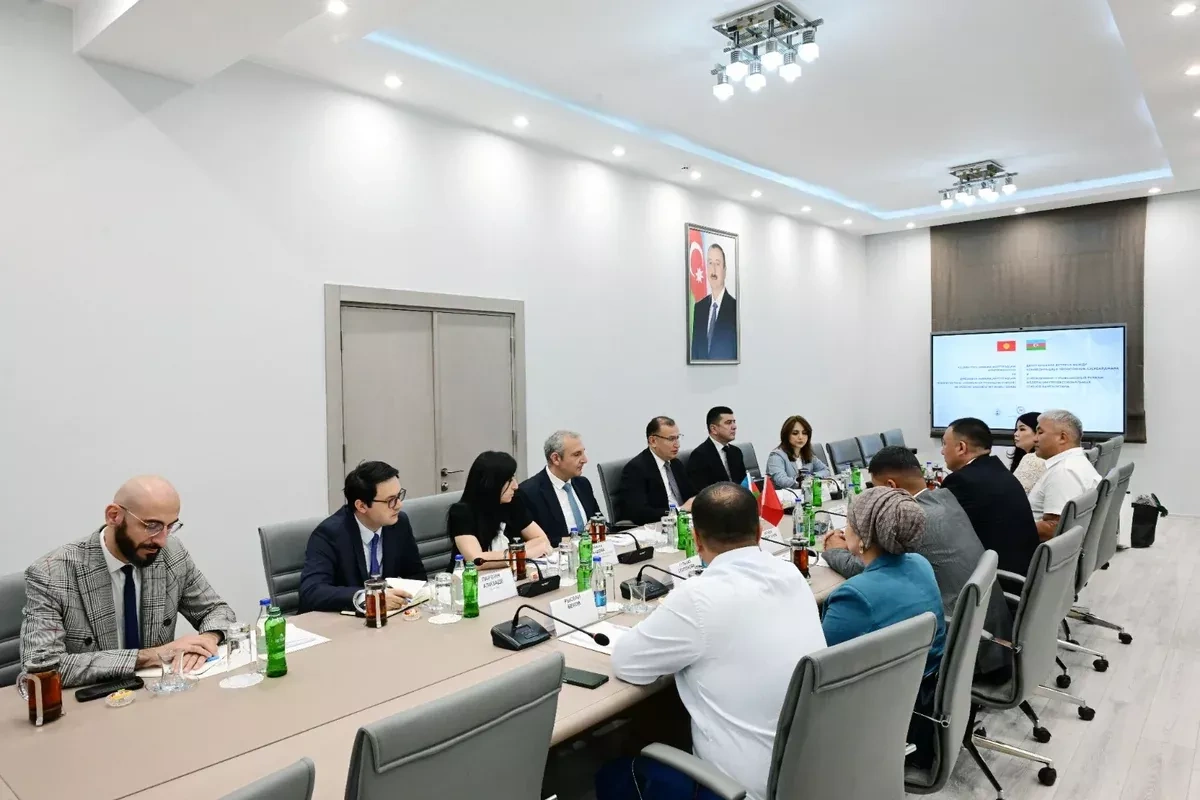 Azerbaijan, Kyrgyz trade unions sign tourism cooperation deal PHOTO