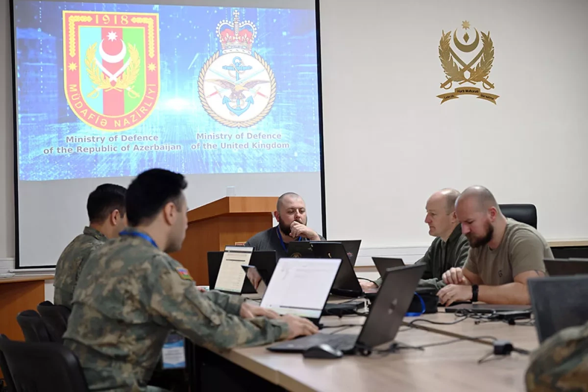 Azerbaijani, UK servicemen take part in joint cybersecurity drill Photo