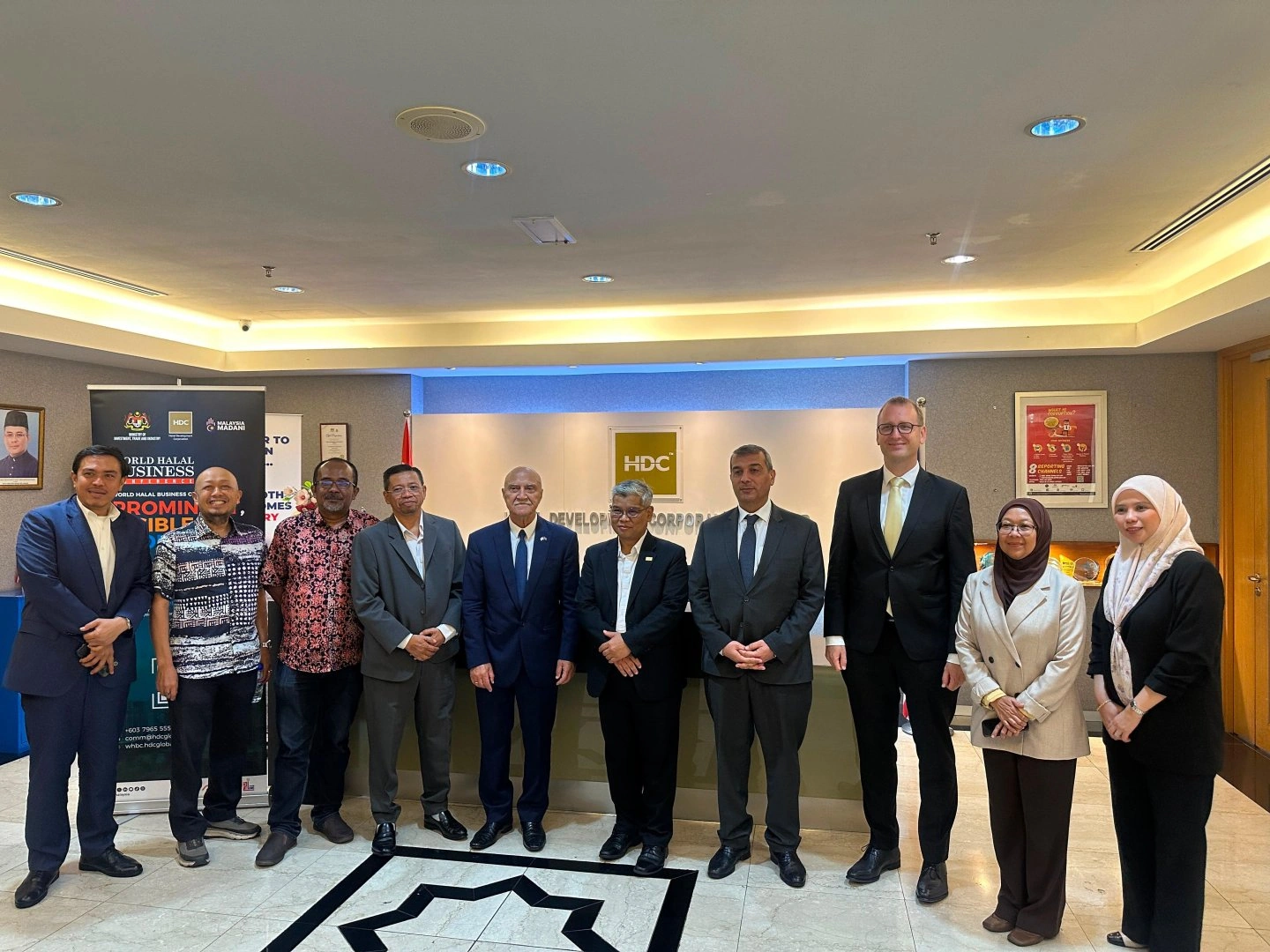 Series of meetings held as part of AFEZ delegation’s business visit to Malaysia (PHOTO)
