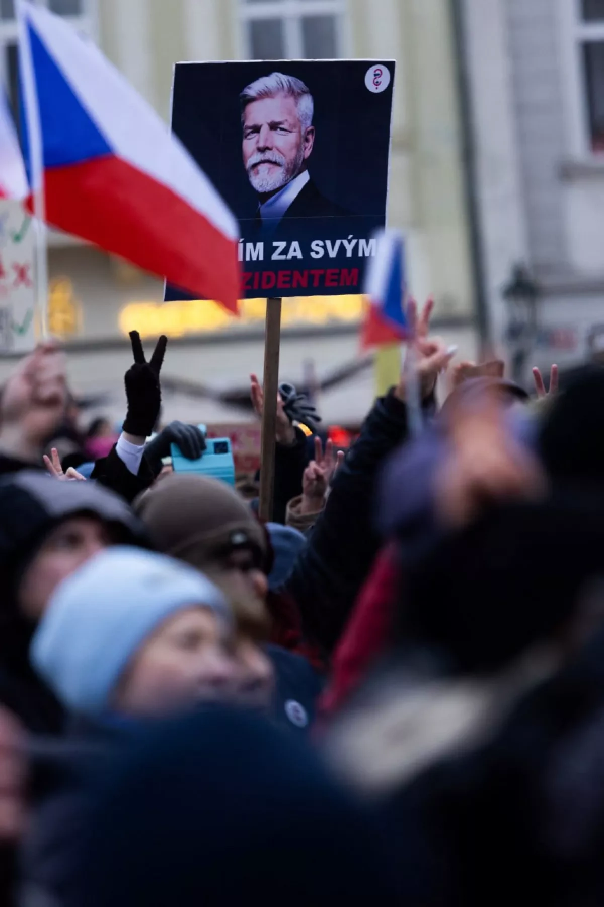 Tens of thousands rally in Prague to show support for President Pavel PHOTO / VIDEO