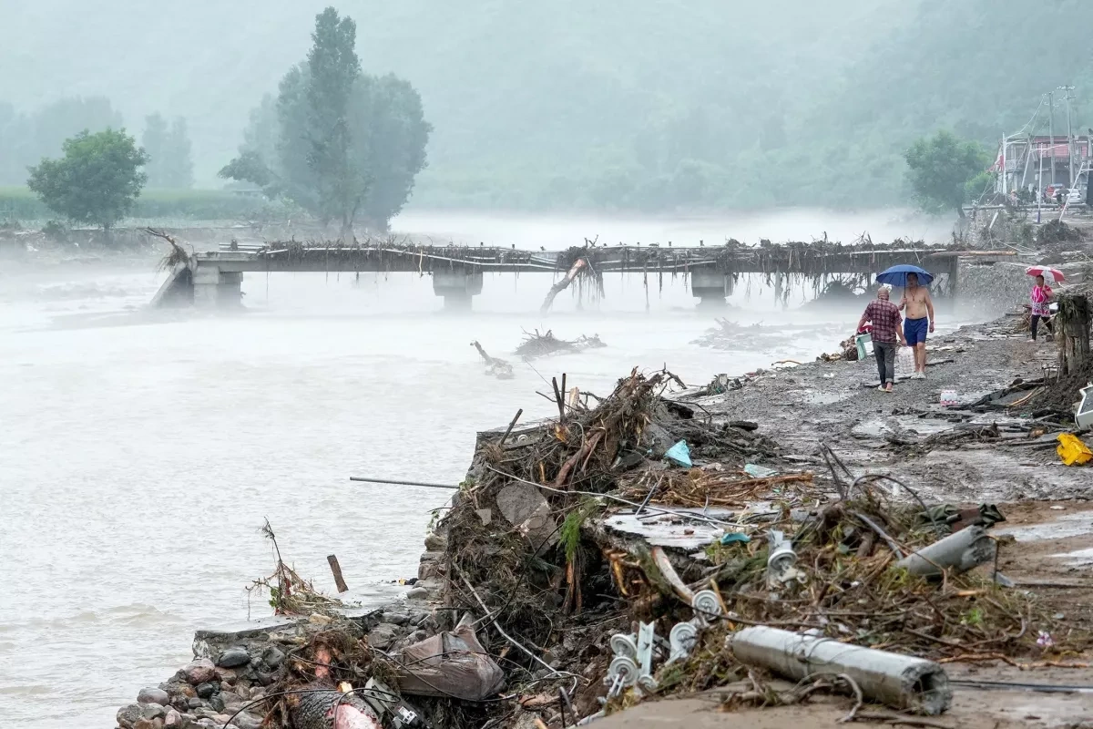 Torrential rains trigger mass evacuations in northeastern China VIDEO