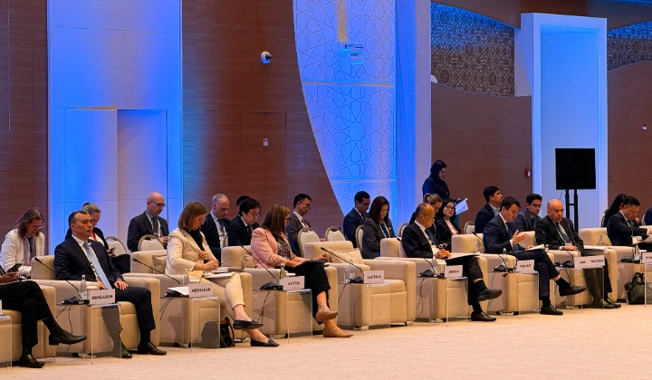 Azerbaijani delegation conducts key meetings at ADB annual forum