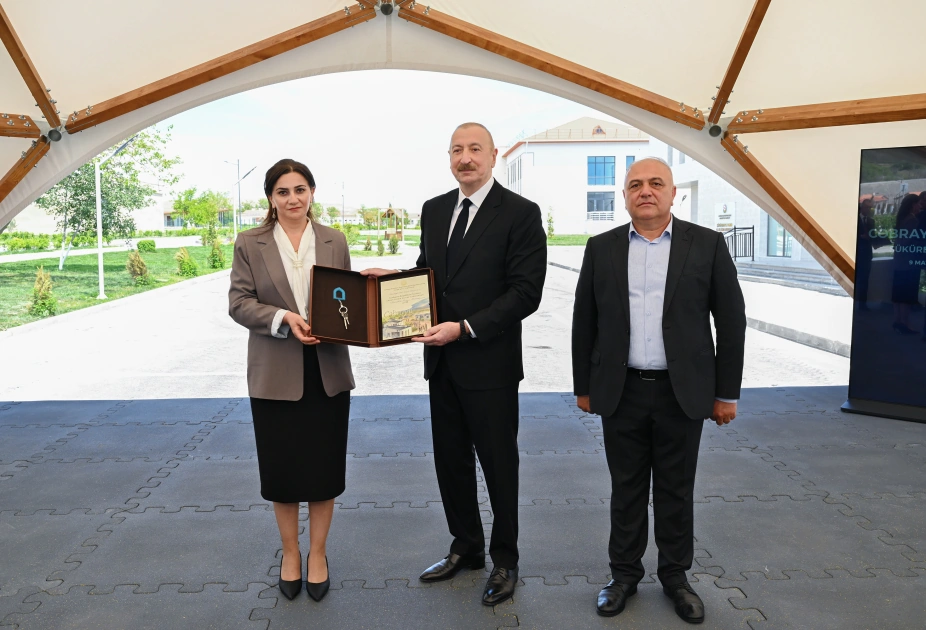 President Ilham Aliyev, First Lady Mehriban Aliyeva meet with residents of Shukurbeyli village of Jabrayil district (PHOTO)