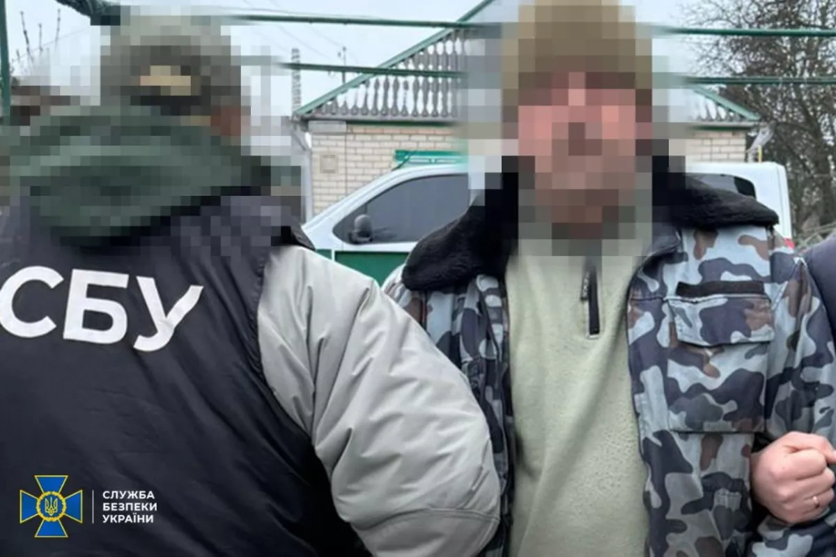 Ukraine police foil sale of large cache of frontline weapons Photo