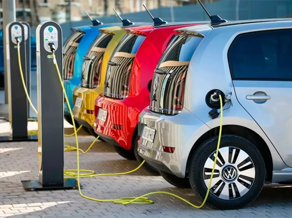 Azerbaijan’s electric vehicle imports halve in January-July
